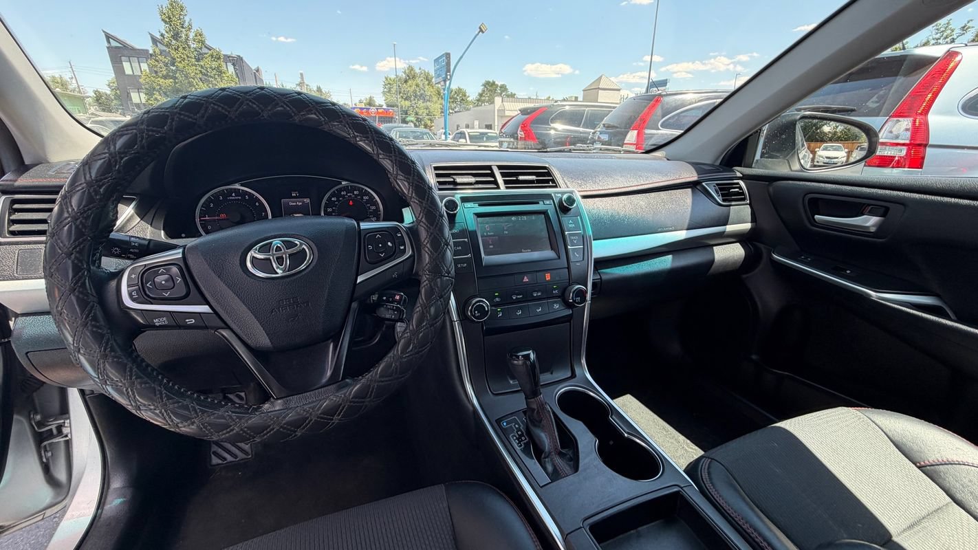 Used 2016 Toyota Camry SE FWD image 8
