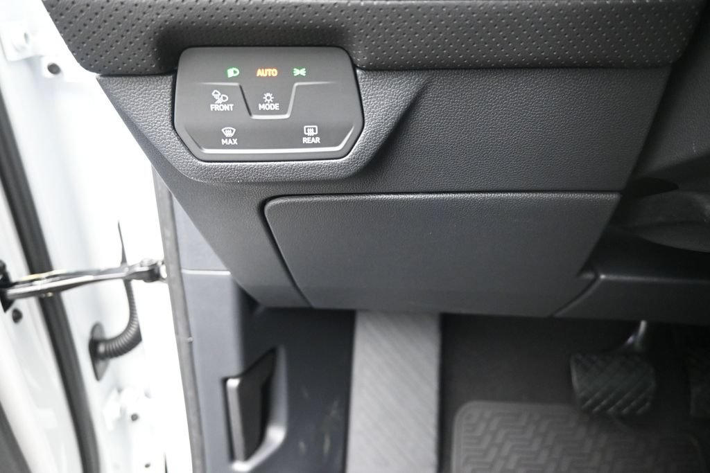 New 2026 Volkswagen Atlas SE FWD image 16
