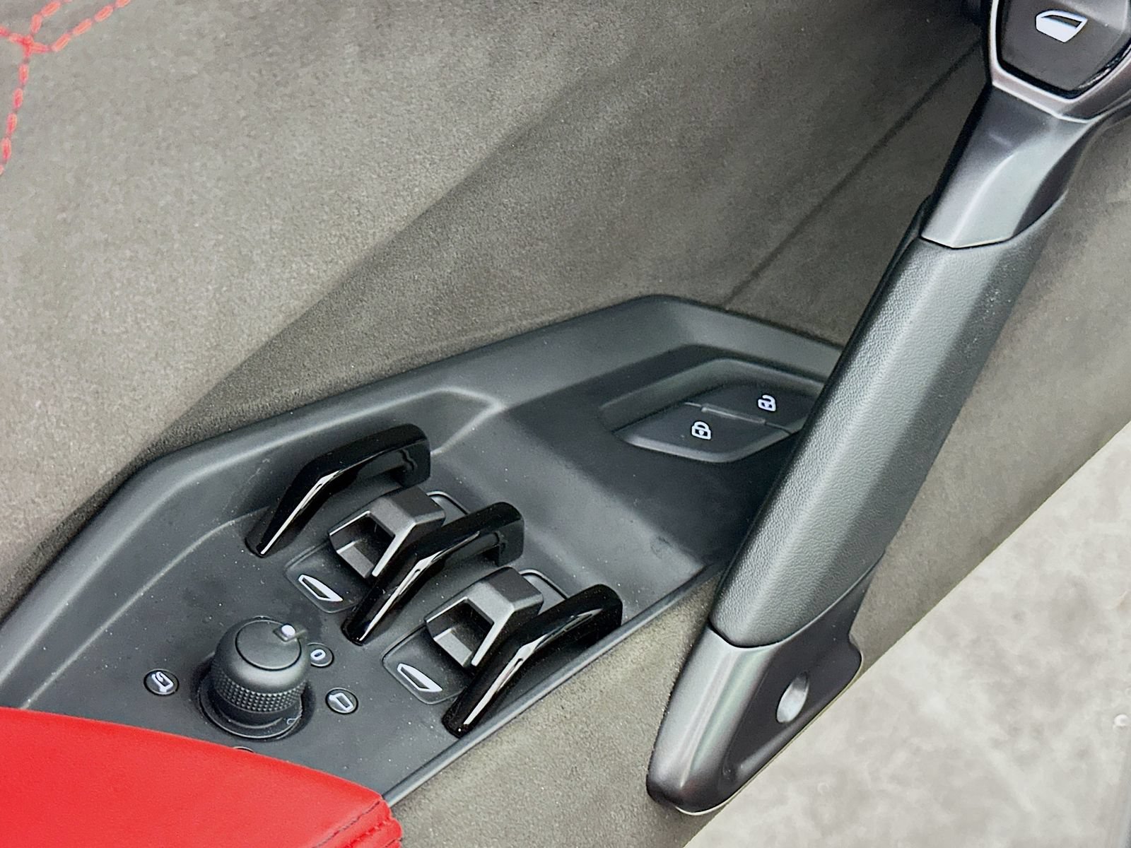 Used 2024 Lamborghini Revuelto AWD/4WD image 17