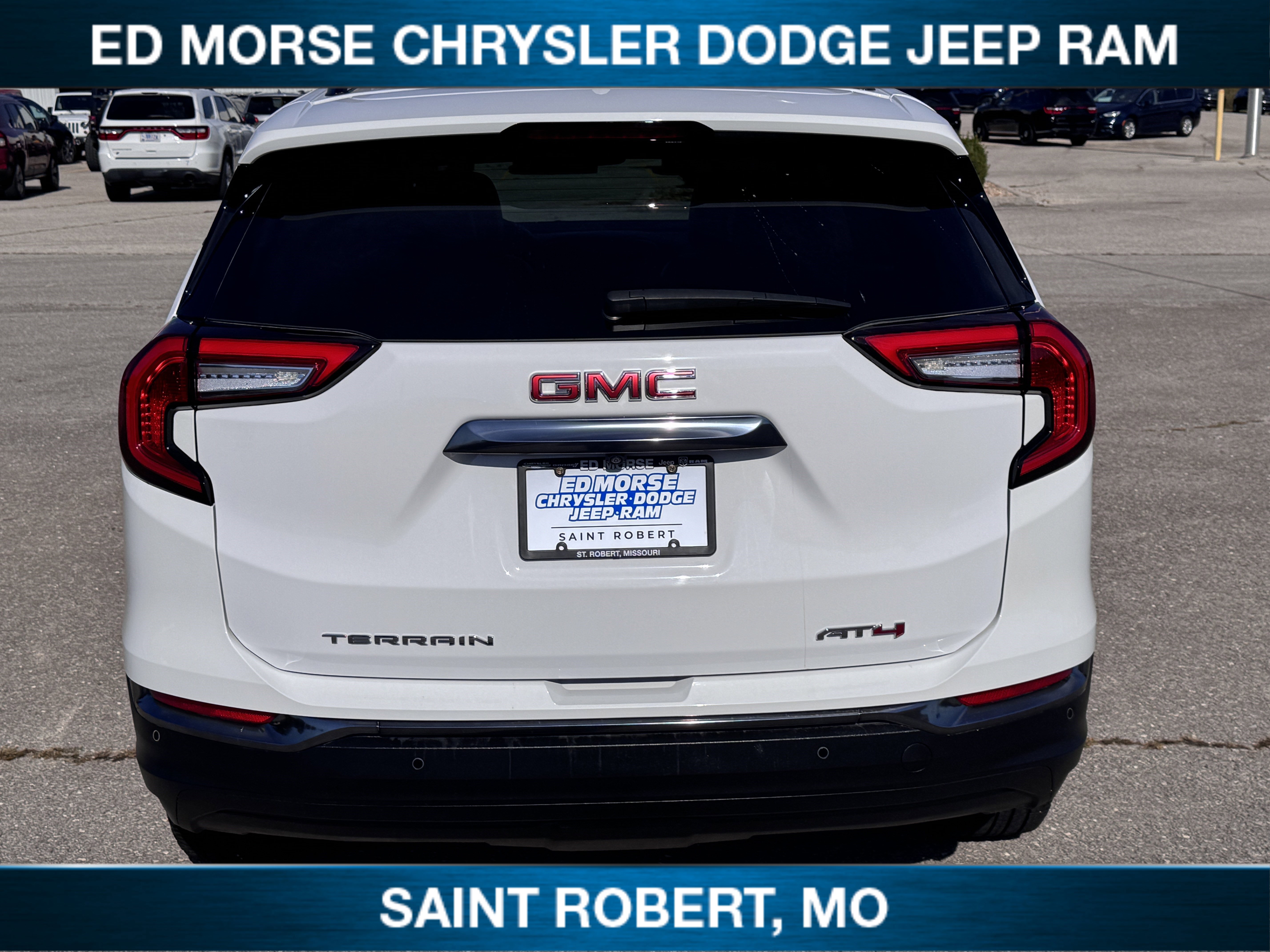 Used 2024 GMC Terrain AT4 image 3