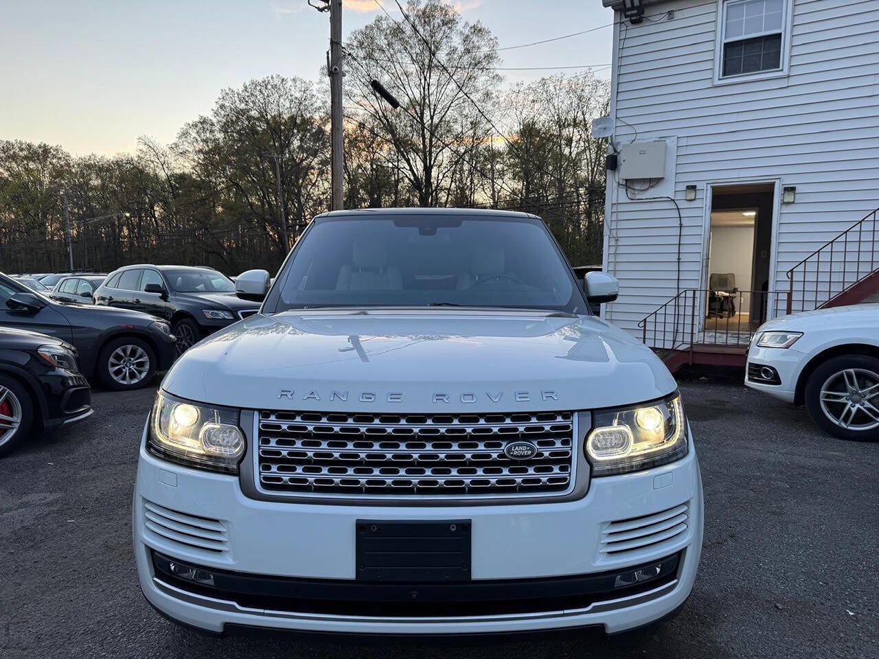 Used 2016 Land Rover Range Rover HSE image 1