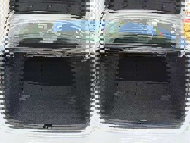 Used 2025 Toyota Corolla LE image 31