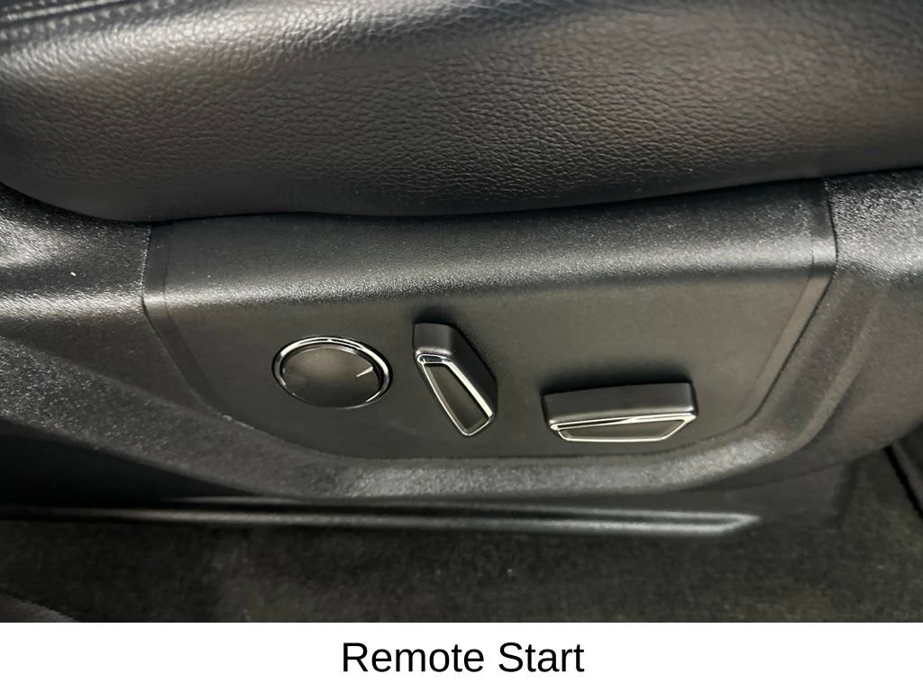 Used 2019 Ford Expedition XLT w/ Equipment Group 202A AWD/4WD image 23