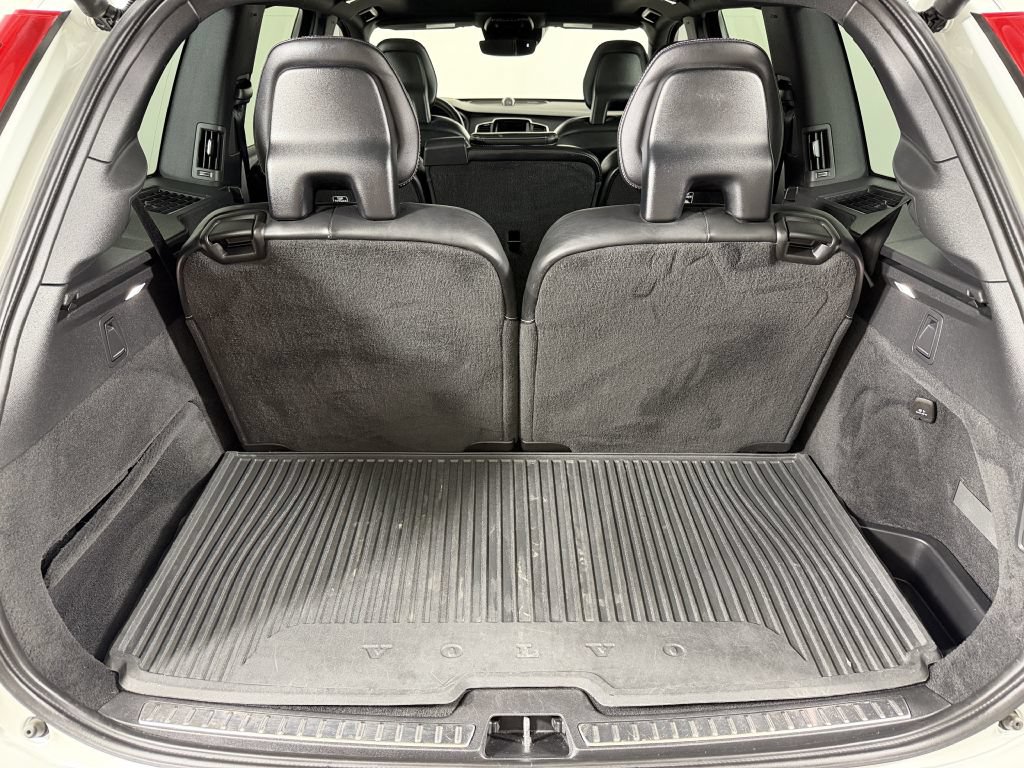 Used 2018 Volvo XC90 T6 R-Design w/ Convenience Package AWD/4WD image 12