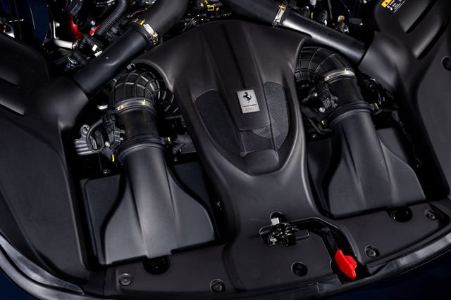 Used 2026 Ferrari Roma Spider RWD image 16