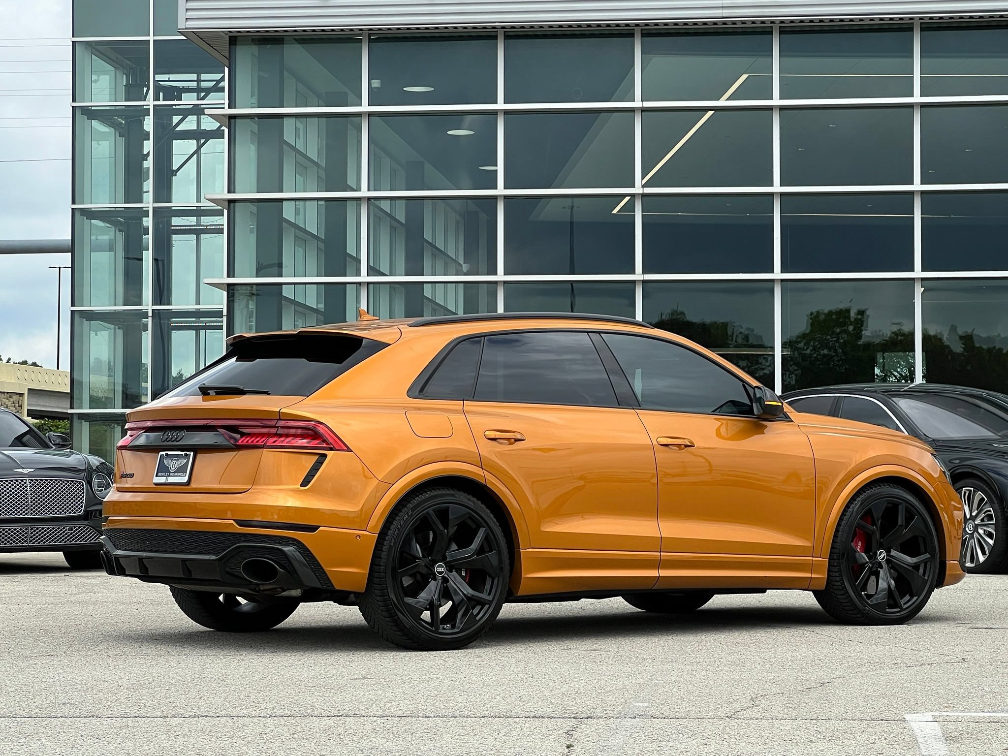 Used 2021 Audi RS Q8 w/ Carbon Optic Package AWD/4WD image 9