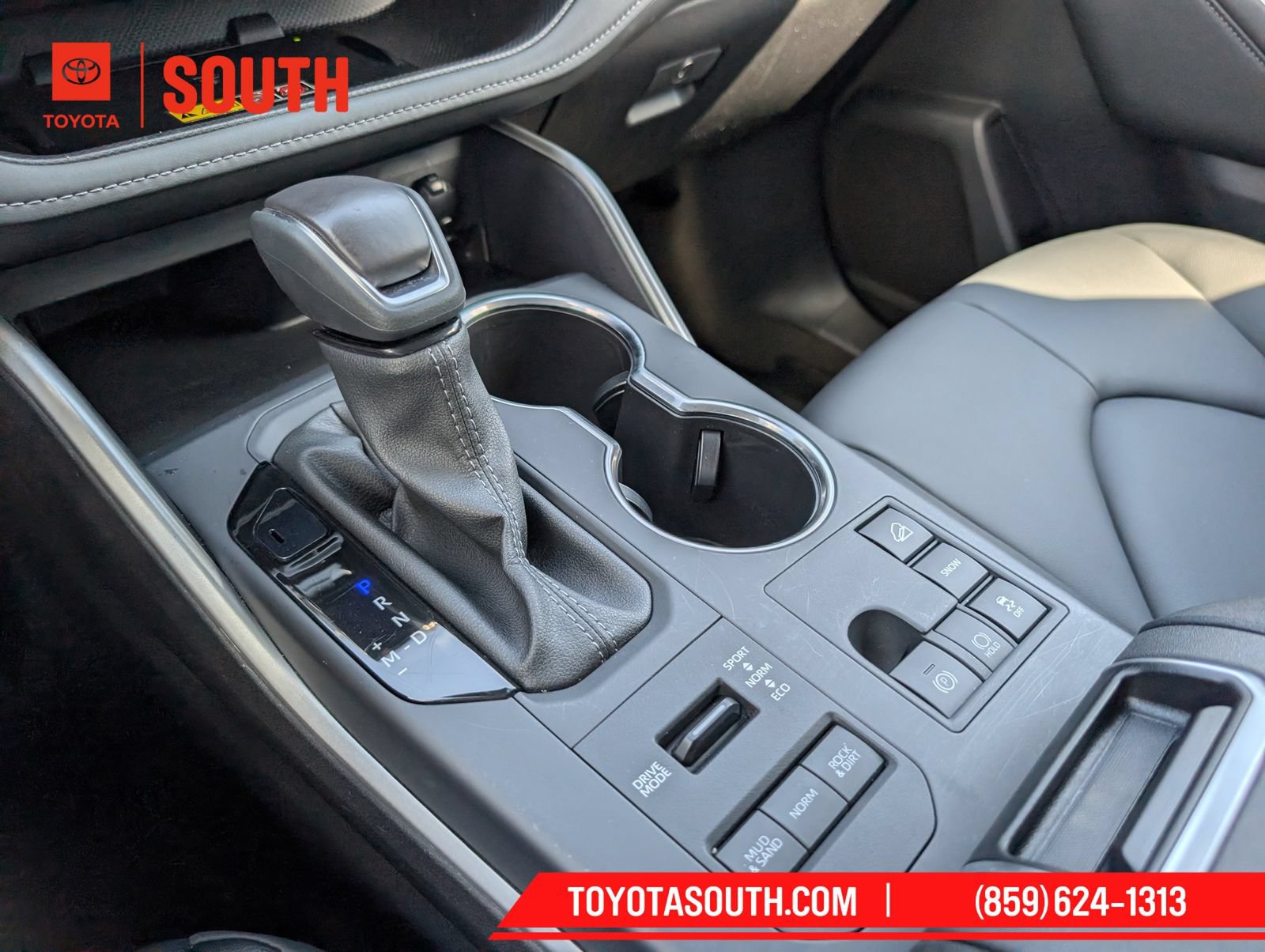 Used 2025 Toyota Highlander XLE AWD/4WD image 27