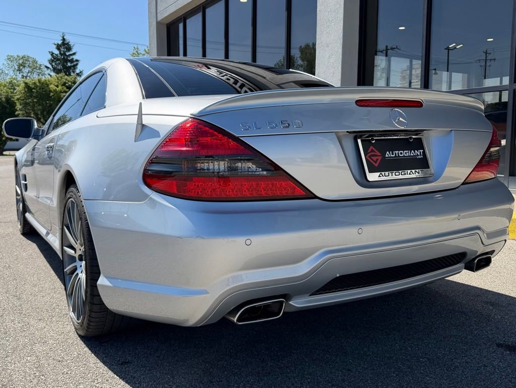 Used 2011 Mercedes-Benz SL 550 image 7
