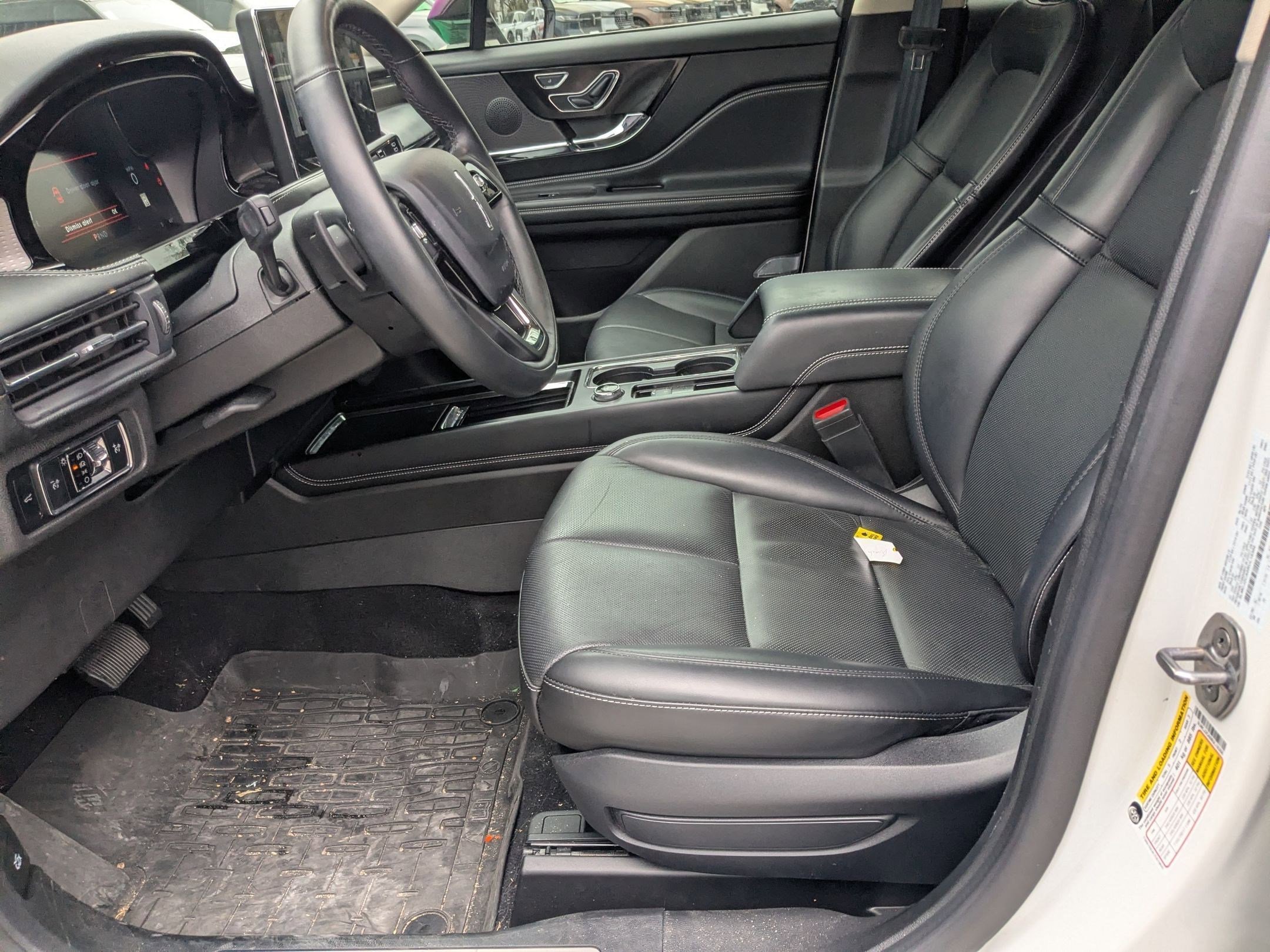 Used 2024 Lincoln Corsair Reserve image 9