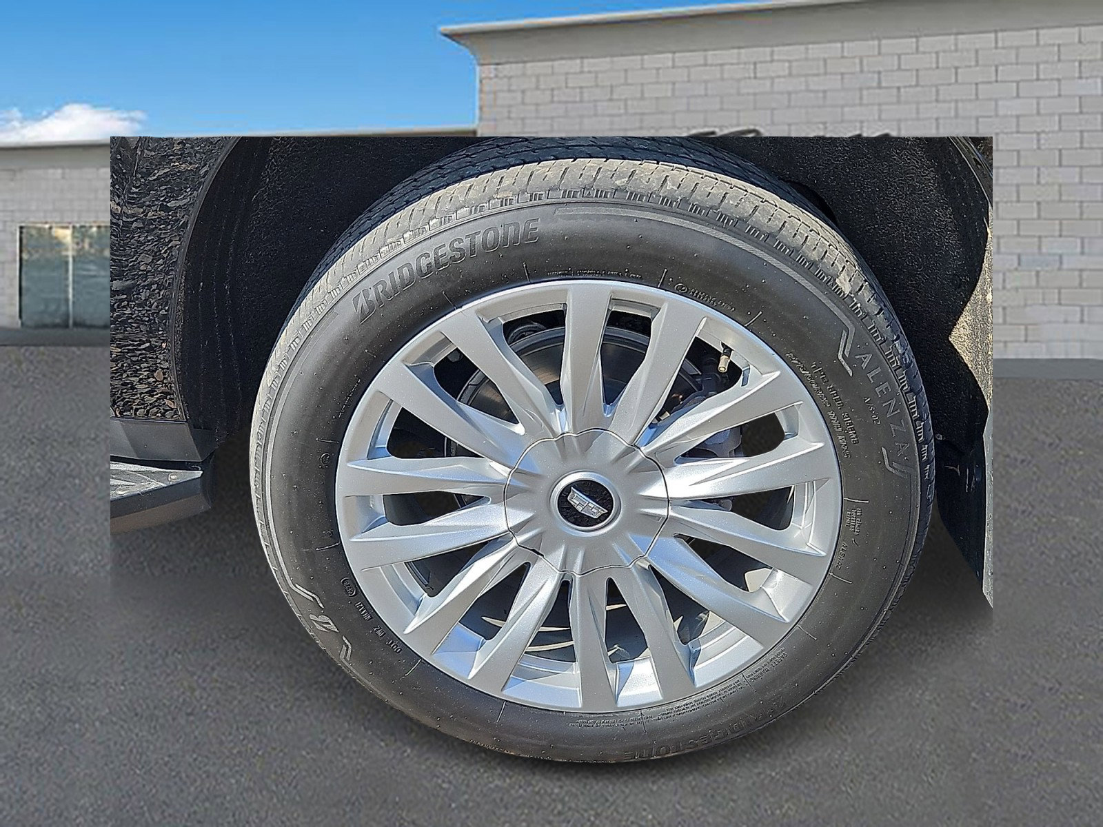 Used 2024 Cadillac Escalade ESV Luxury image 8