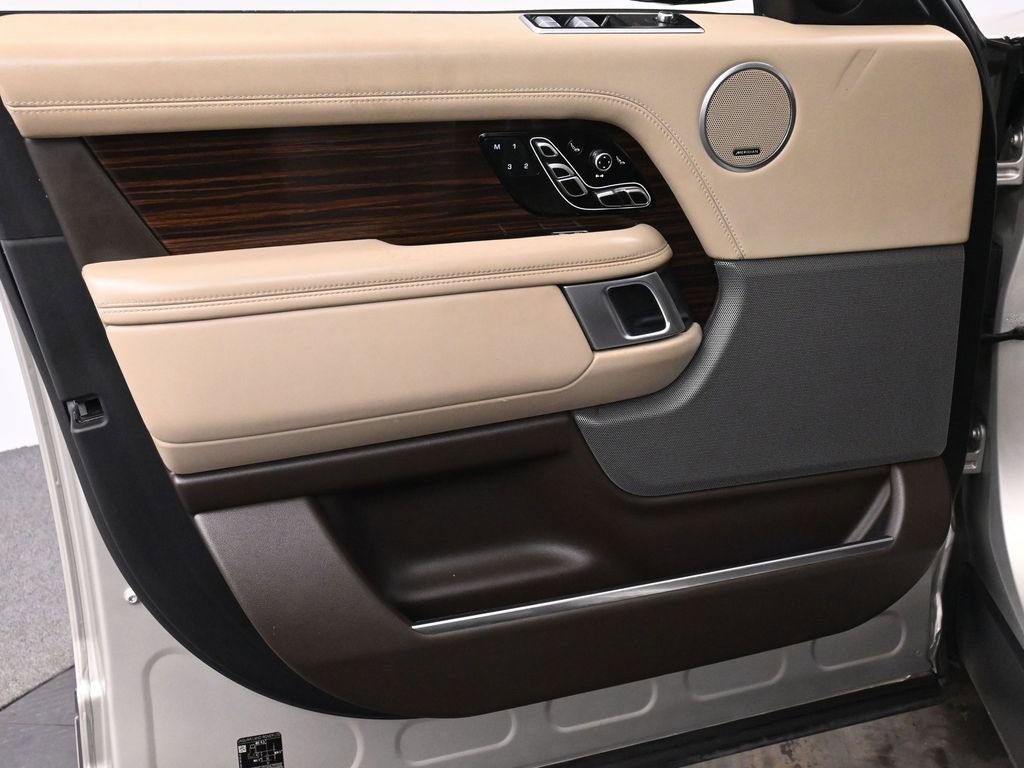 Used 2019 Land Rover Range Rover Long Wheelbase Autobiography image 13