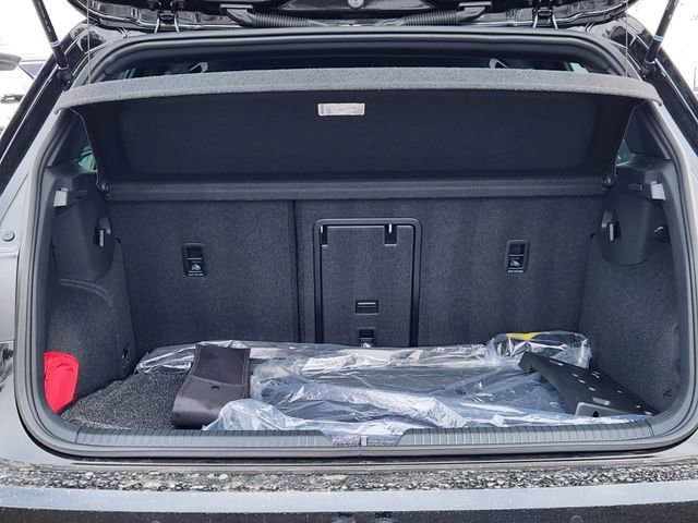 Certified 2025 Volkswagen Golf R Black Edition image 10