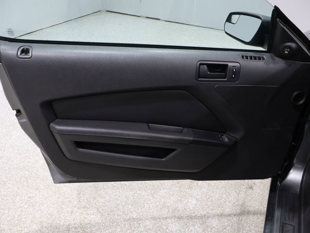 Used 2014 Ford Mustang Coupe image 12