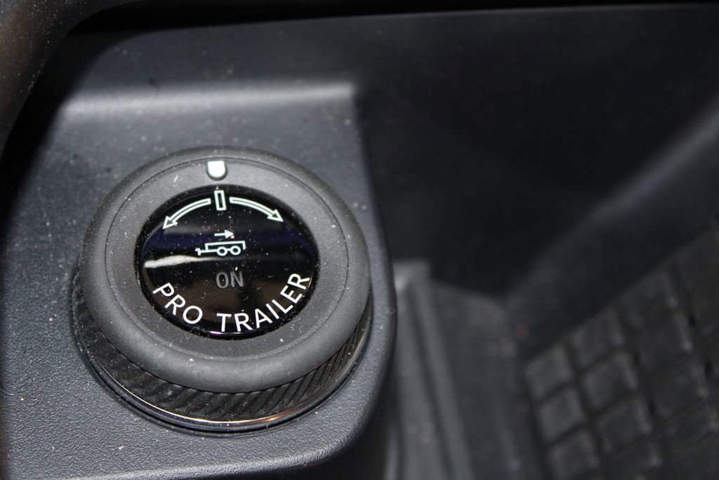 Used 2025 Ford Expedition Platinum w/ Stealth Appearance Package image 32