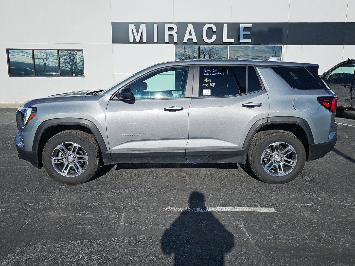 Used 2025 GMC Terrain Elevation image 3
