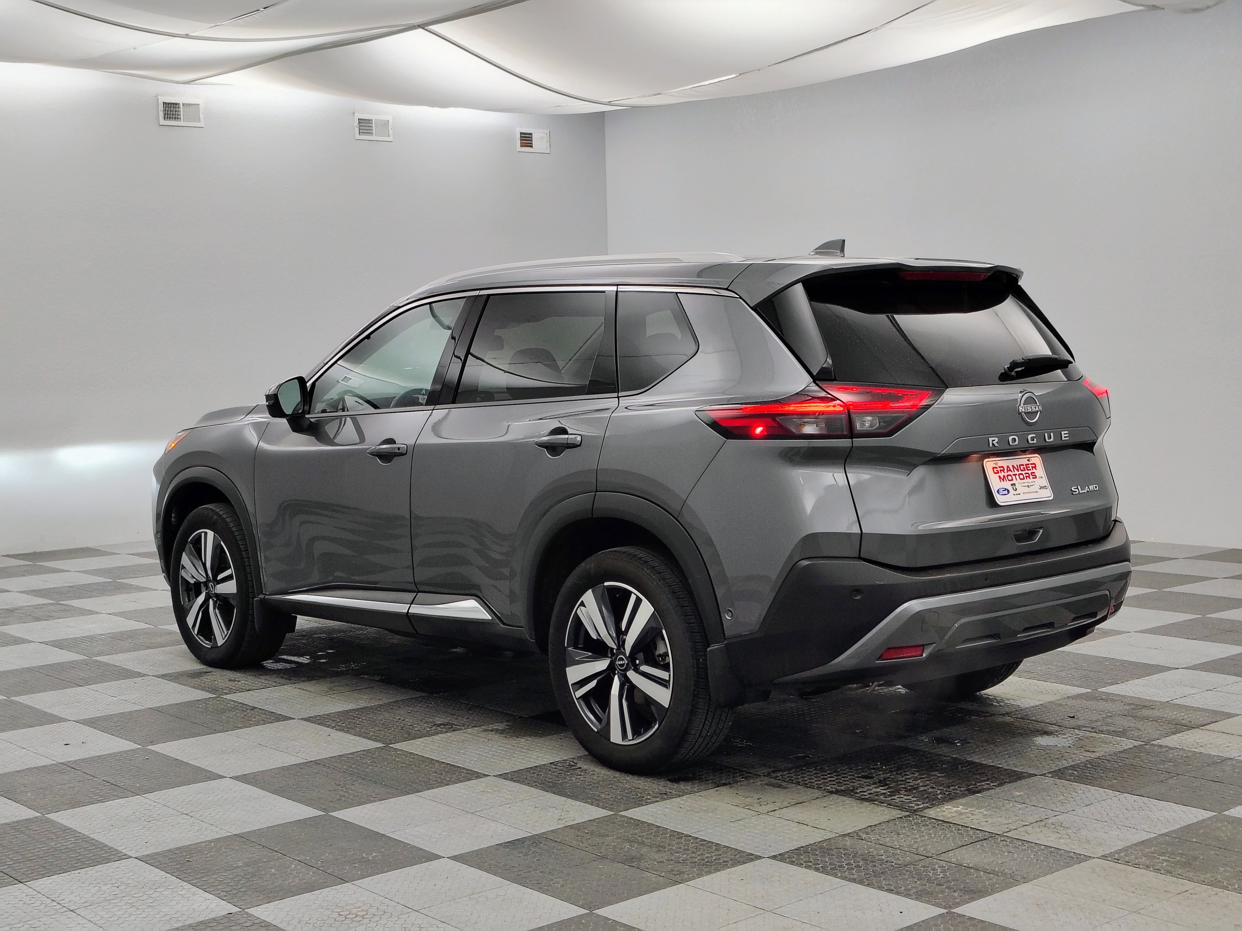 Used 2023 Nissan Rogue SL w/ SL Premium Package AWD/4WD image 8