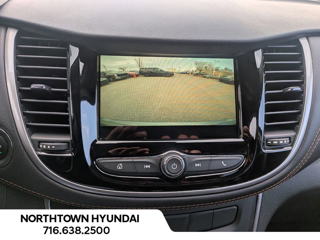 Used 2019 Chevrolet Trax LT w/ LT Convenience Package AWD/4WD image 18