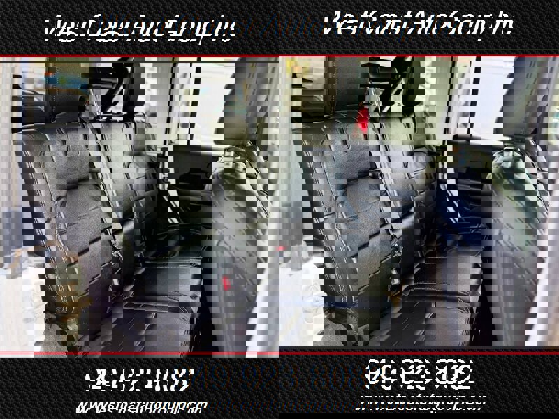 Used 2023 Jeep Wrangler Unlimited Sahara image 12