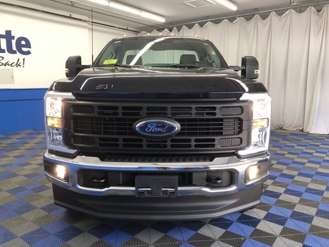 New 2025 Ford F350 XL w/ XL Chrome Package image 5