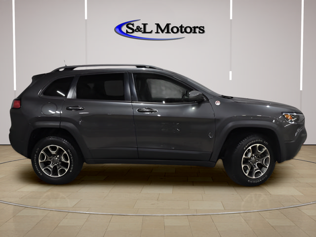 Used 2020 Jeep Cherokee Trailhawk w/ Cold Weather Group AWD/4WD image 8