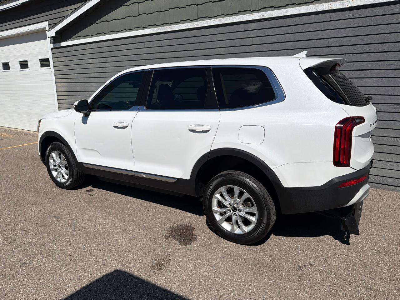 Used 2020 Kia Telluride LX FWD image 18