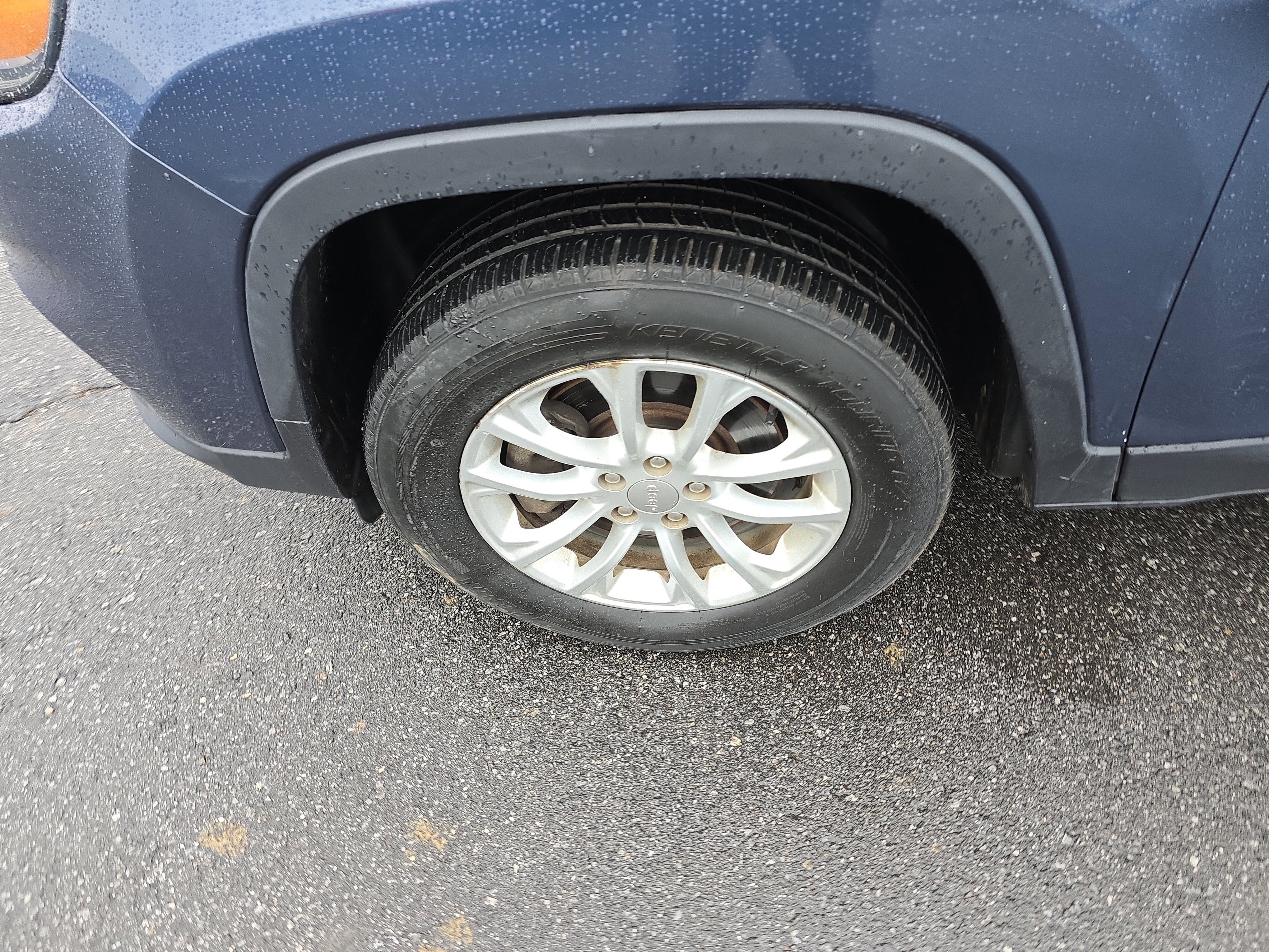 Used 2020 Jeep Cherokee Latitude image 11