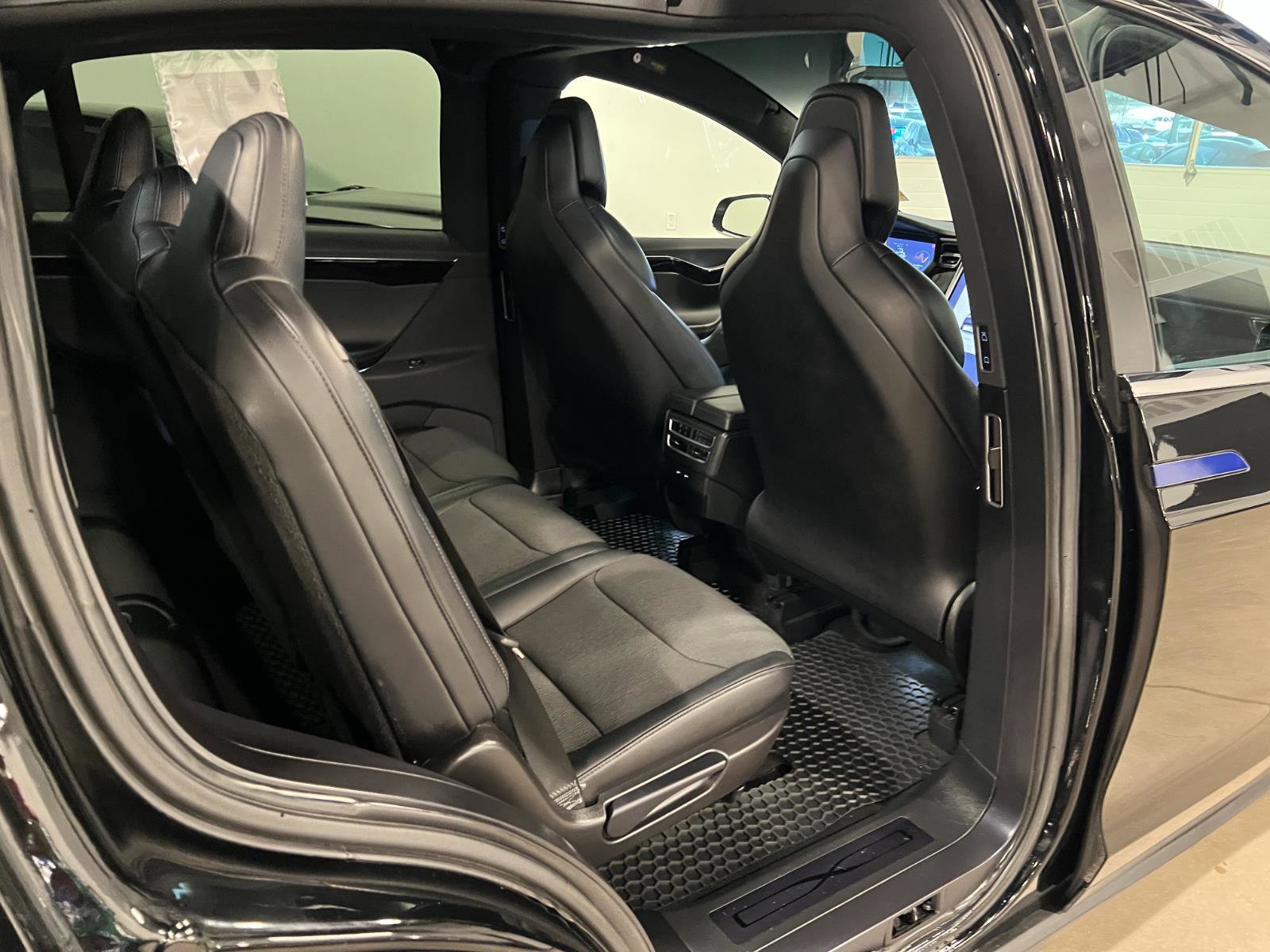 Used 2018 Tesla Model X 75D image 34