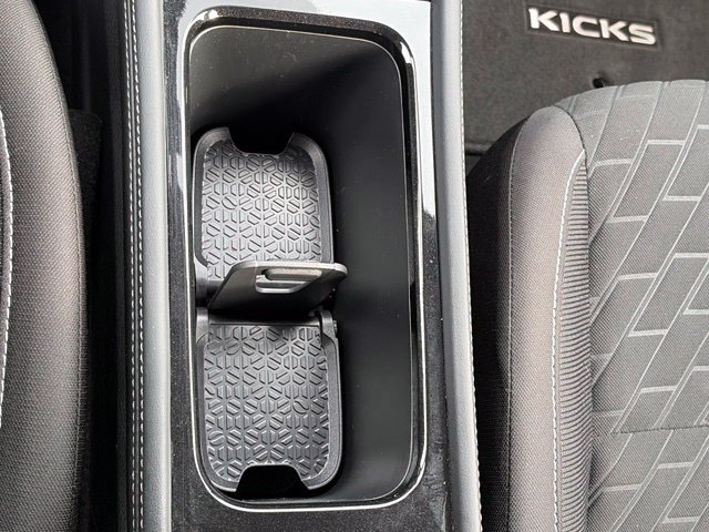 Used 2021 Nissan Kicks SV FWD image 23