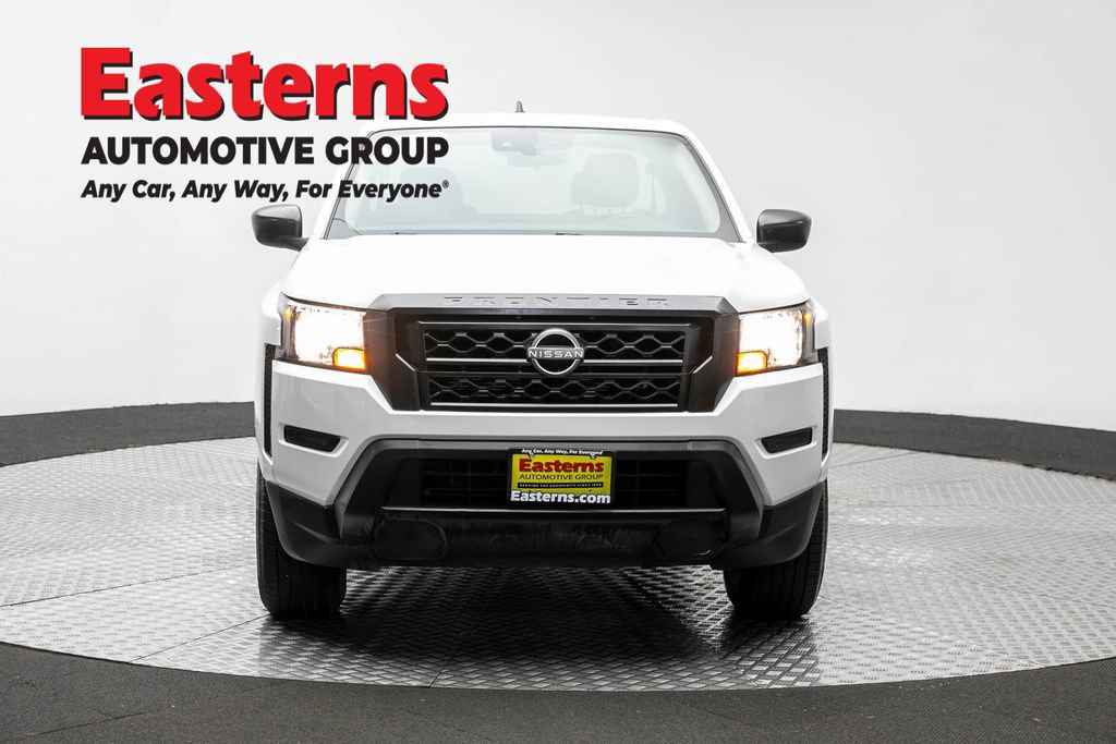 Used 2022 Nissan Frontier S RWD image 2