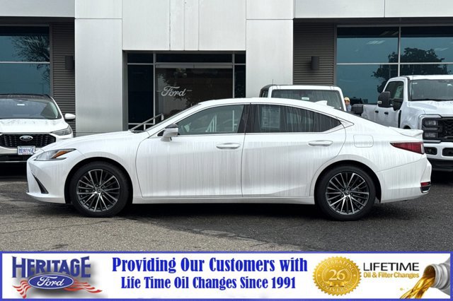 Used 2025 Lexus ES 300h w/ Premium Package image 7