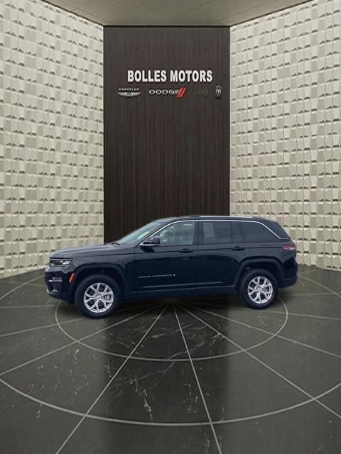 Certified 2023 Jeep Grand Cherokee Limited AWD/4WD image 15