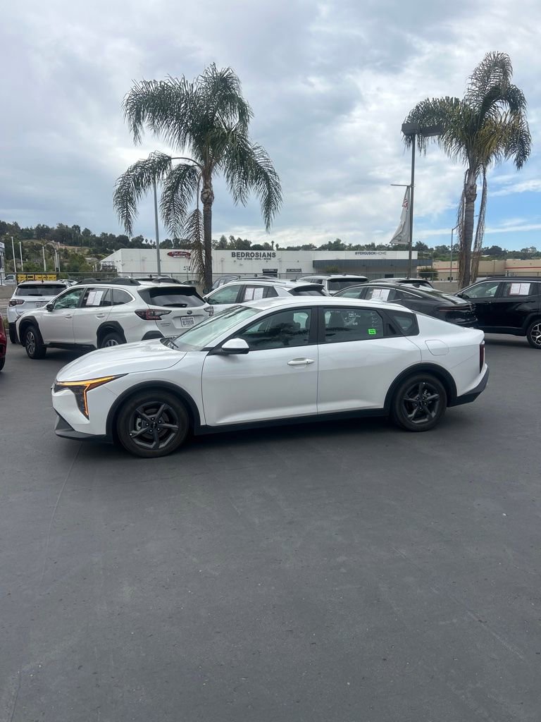 Used 2025 Kia K4 LXS FWD image 8
