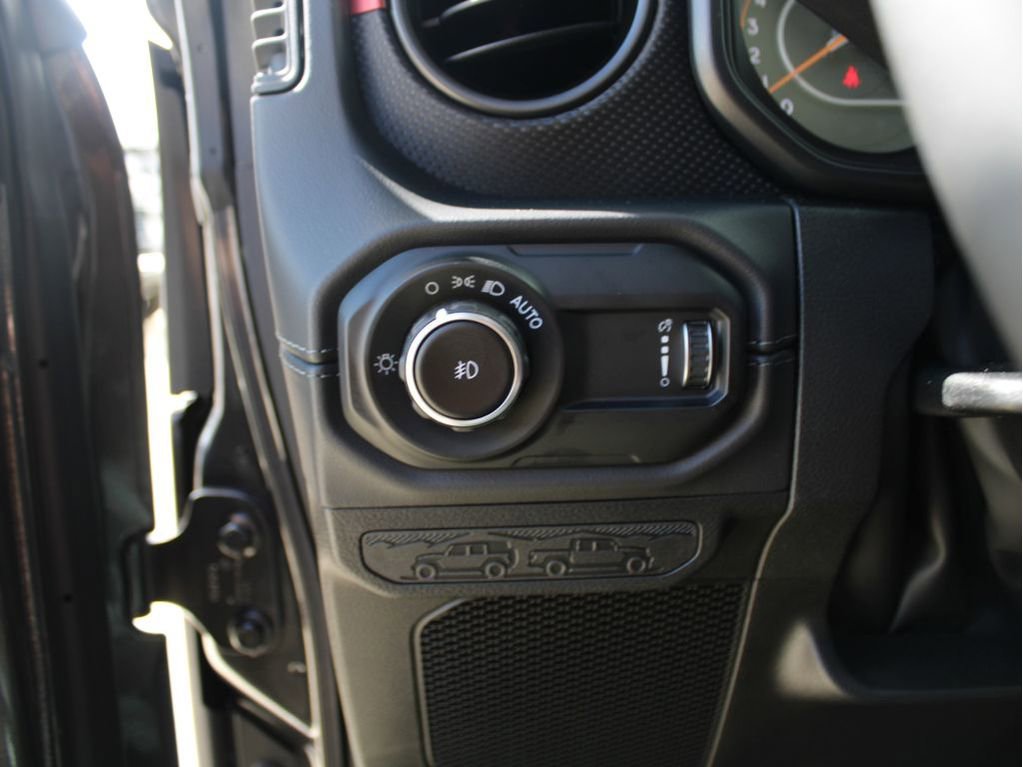 New 2025 Jeep Wrangler Unlimited Rubicon image 12