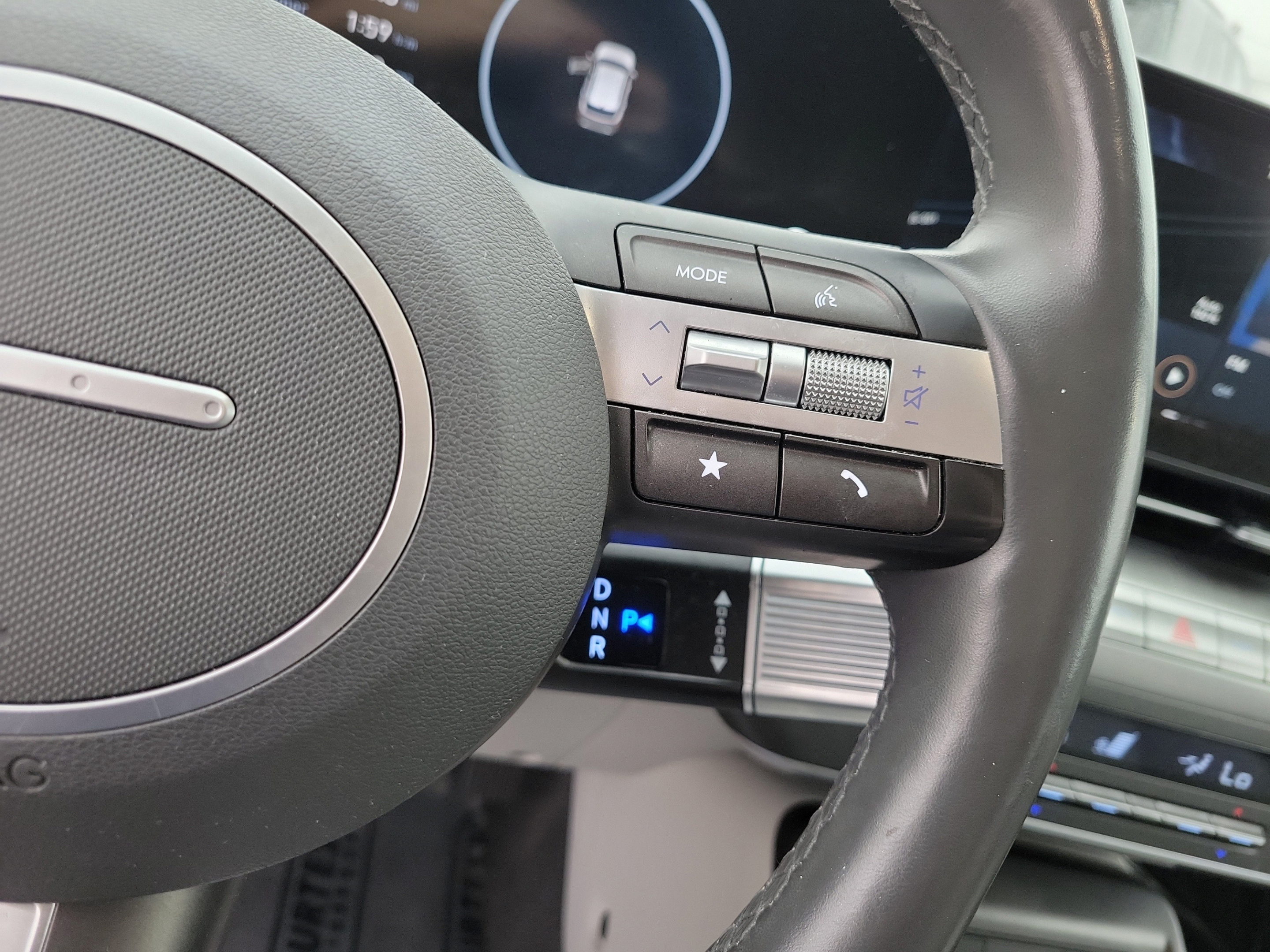 Used 2024 Hyundai Kona Limited FWD image 25