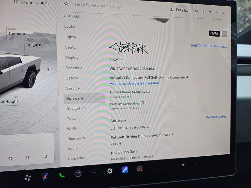 Used 2025 Tesla Cybertruck AWD Crew Cab image 4