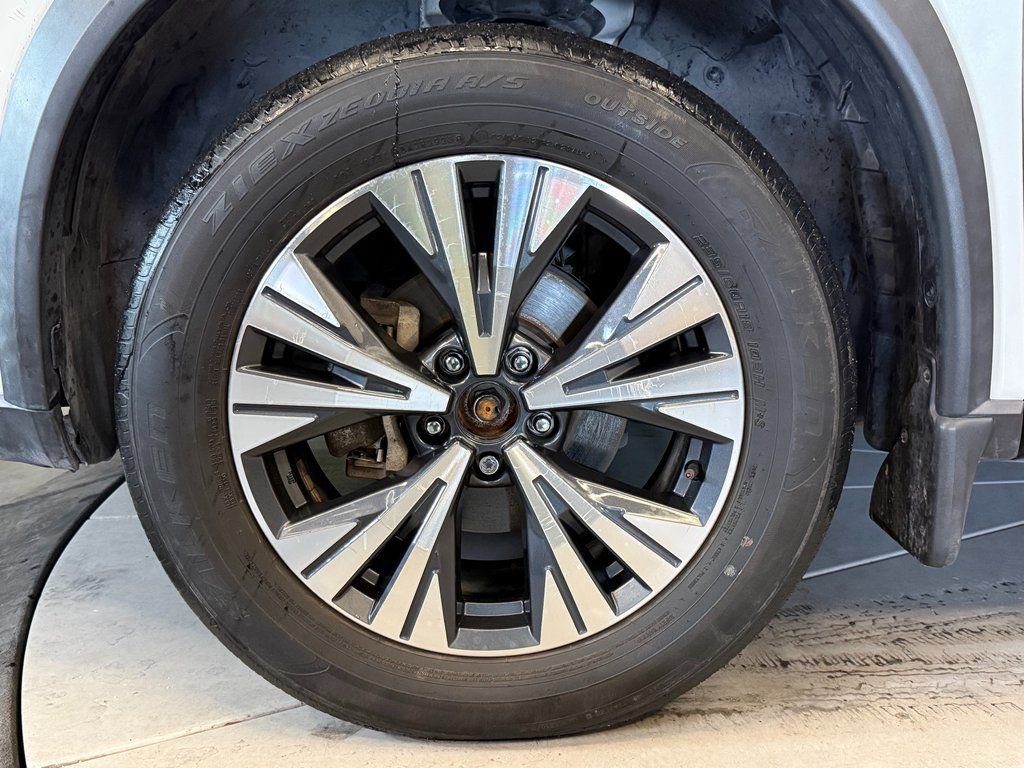 Used 2021 Nissan Rogue SV image 24