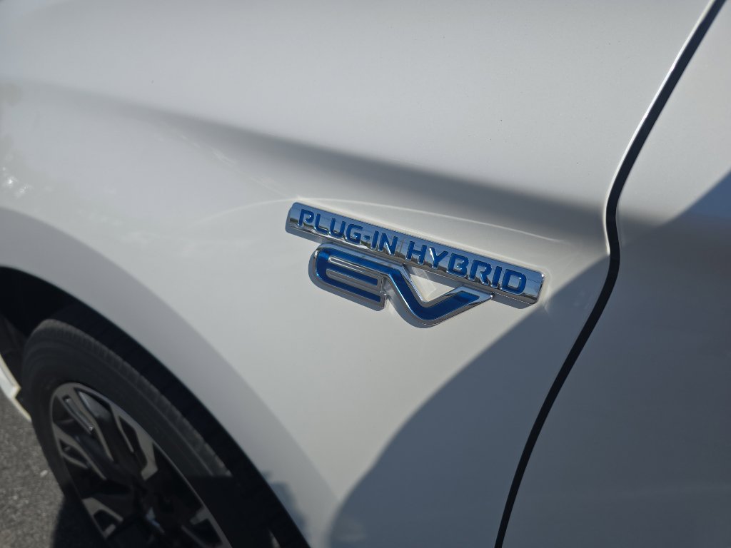 Used 2018 Mitsubishi Outlander SEL image 9