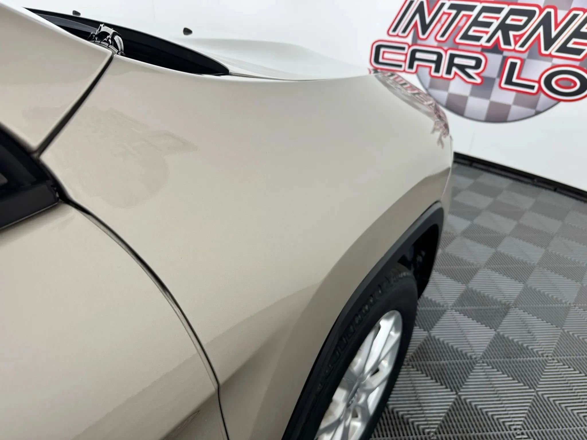 Used 2015 Jeep Cherokee Sport image 28