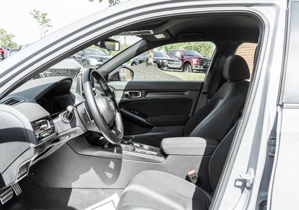 Used 2025 Honda Civic Sport image 19