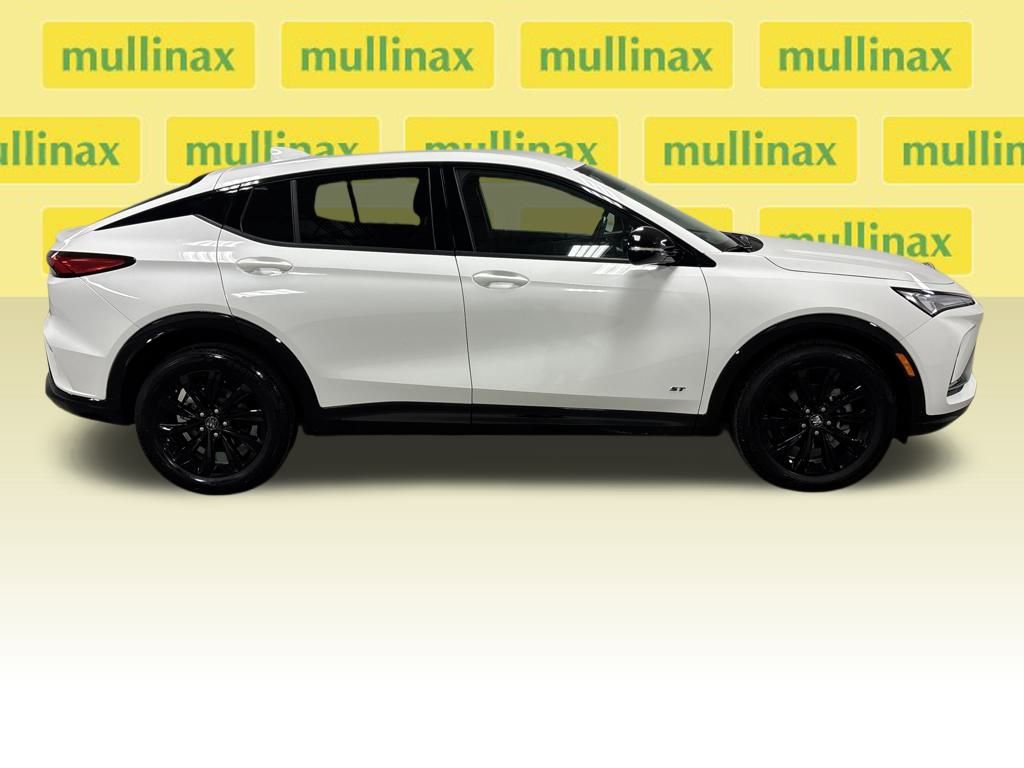 Used 2025 Buick Envista Sport Touring image 20