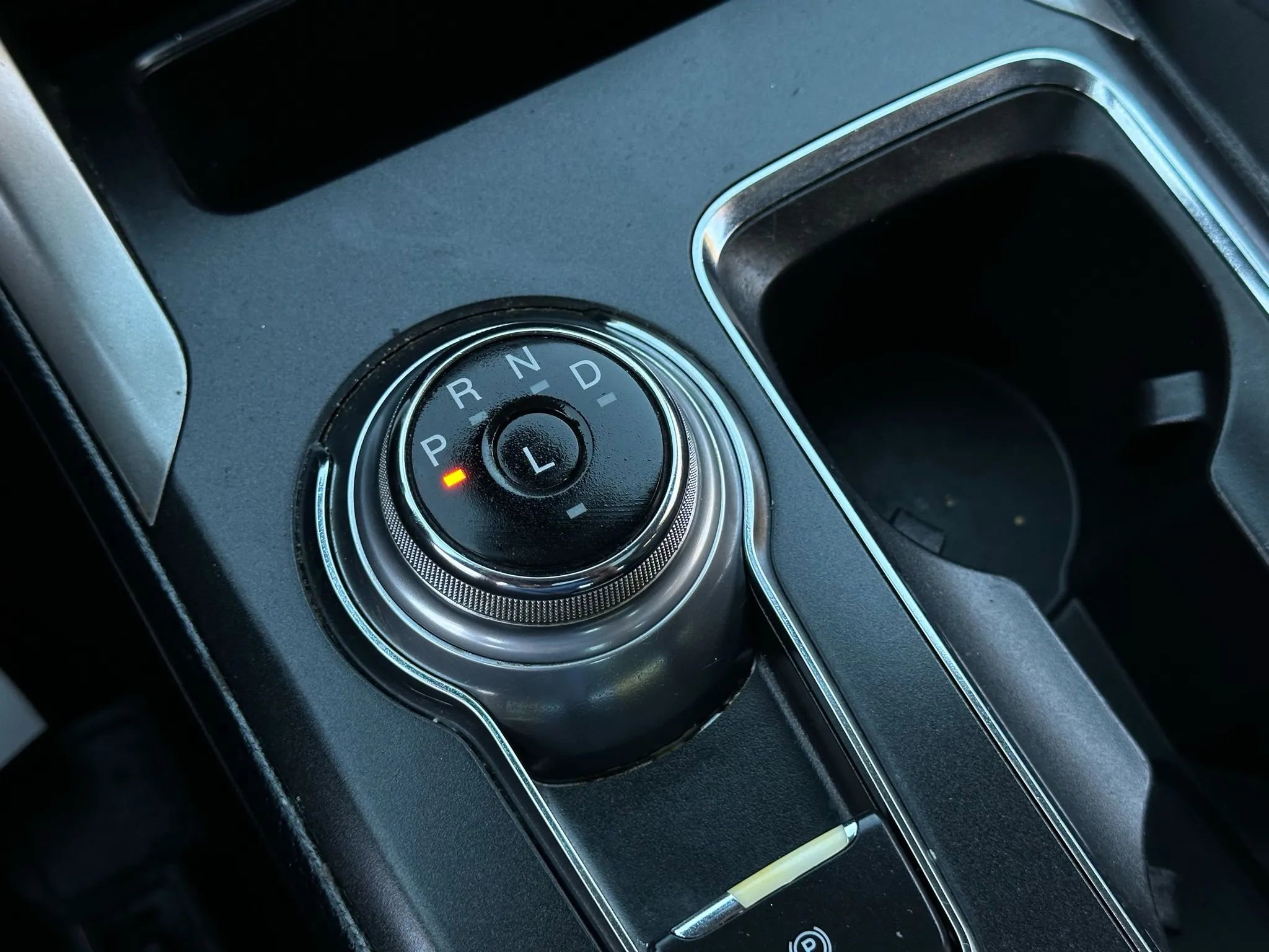 Used 2020 Ford Fusion SE image 38