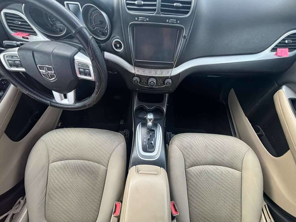 Used 2015 Dodge Journey SXT w/ Flexible Seating Group image 2