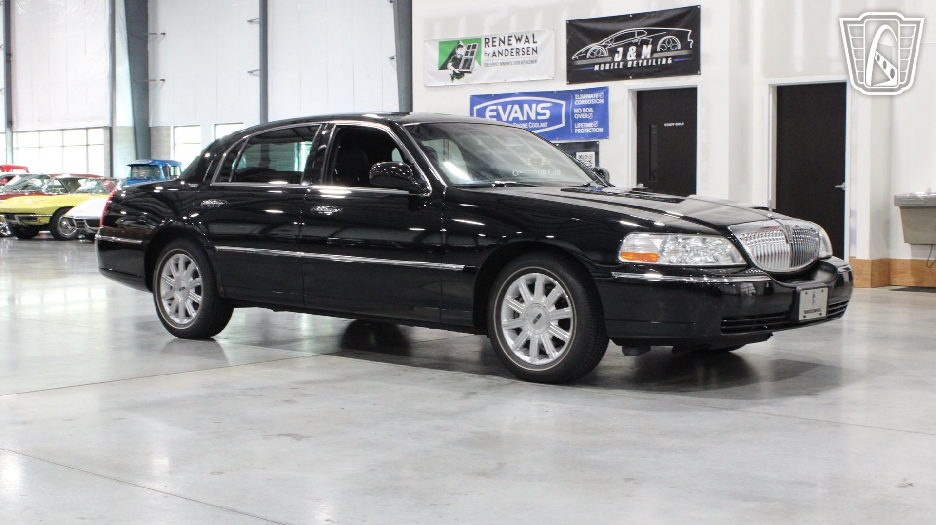Used 2006 Lincoln Town Car Signature Limited RWD image 26