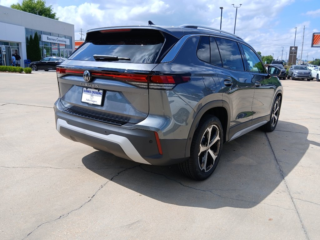 New 2026 Volkswagen Tiguan SE FWD image 7