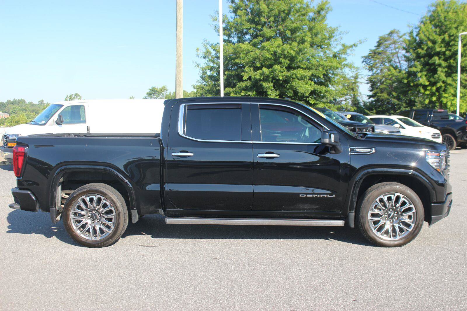 Used 2024 GMC Sierra 1500 Denali Ultimate AWD/4WD image 8