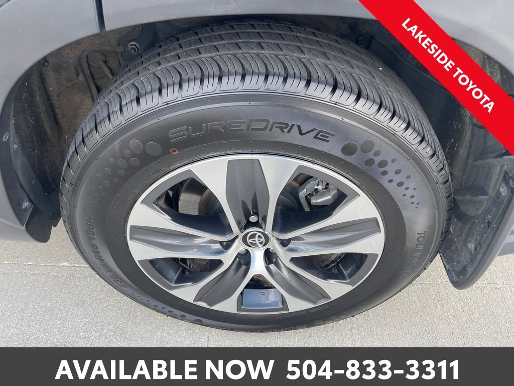 Used 2023 Toyota Highlander XLE image 12