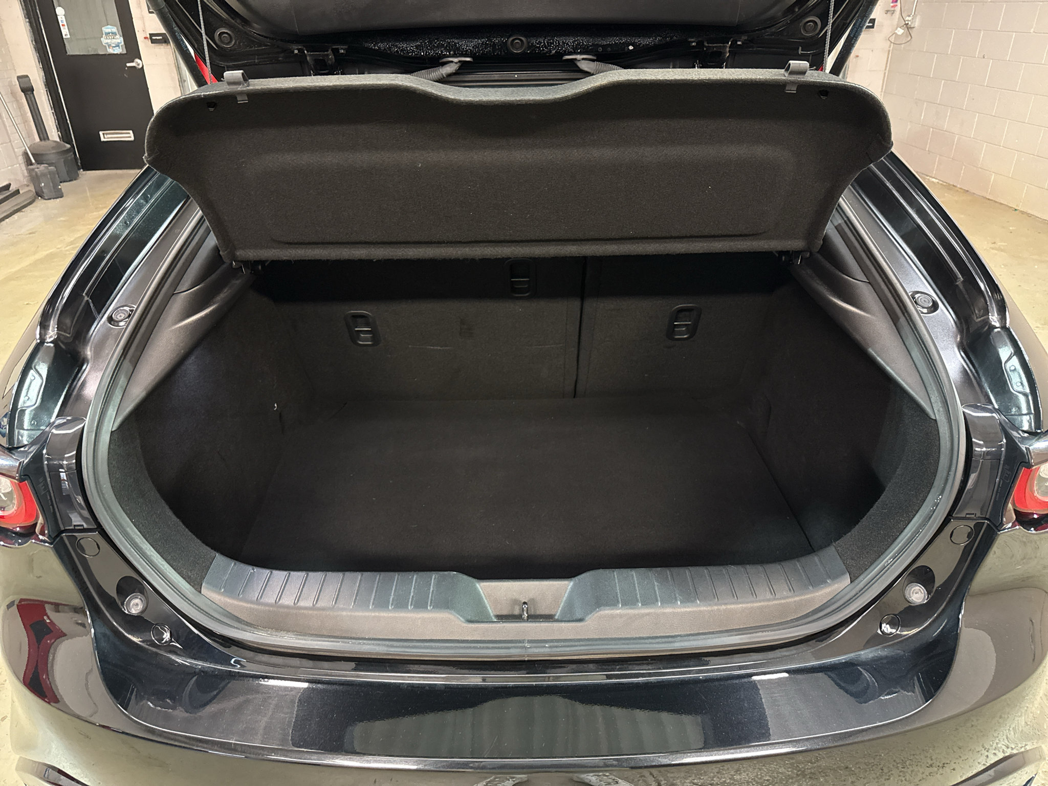Used 2022 MAZDA MAZDA3 s AWD/4WD image 32