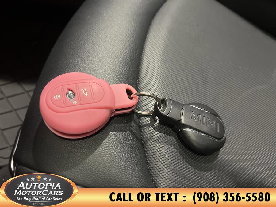 Used 2019 MINI Cooper 2-Door Hardtop w/ Storage Package image 41