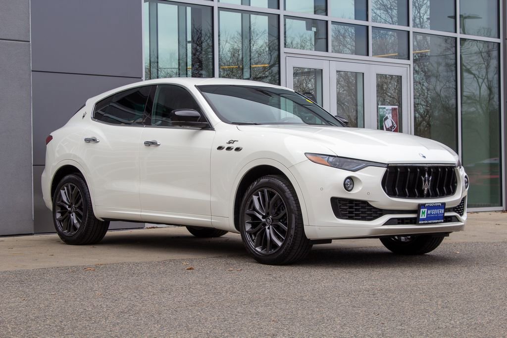 Used 2024 Maserati Levante GT Ultima image 3