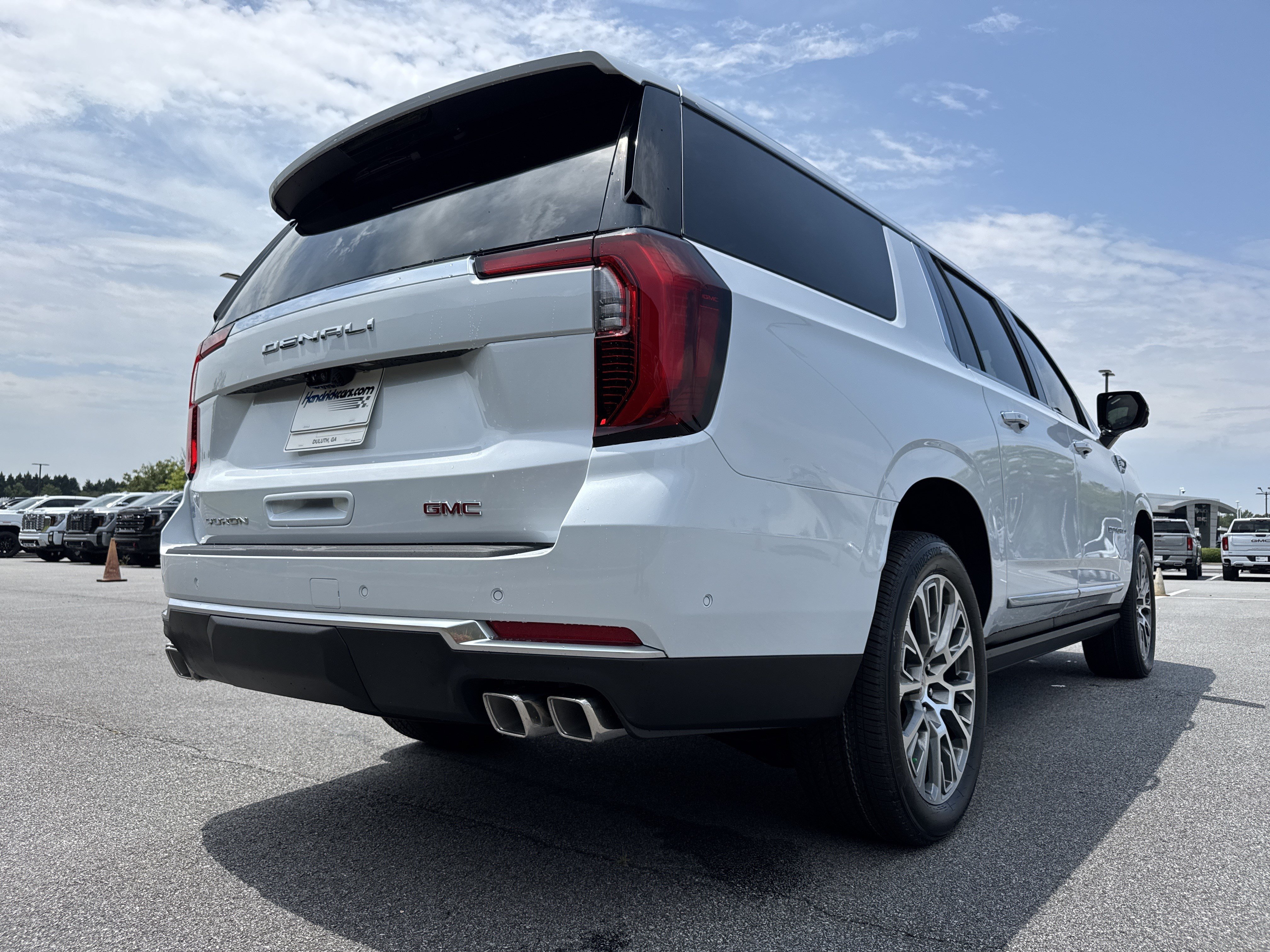New 2026 GMC Yukon XL Denali w/ Denali Reserve Package AWD/4WD image 10
